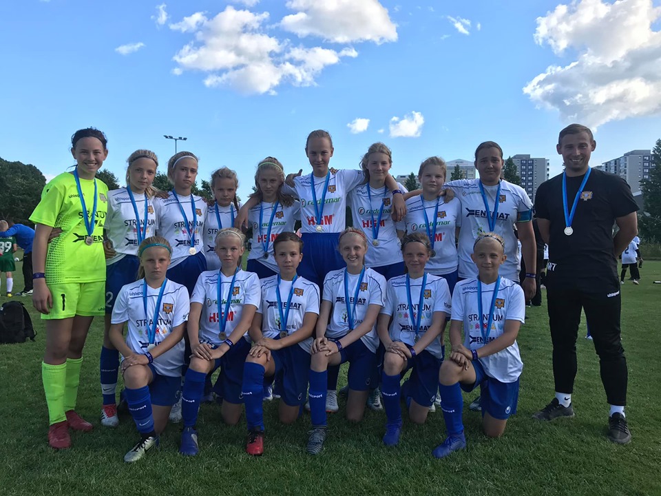 TU15 tüdrukud tulid Helsinki Cupilt koju hõbedaste medalitega