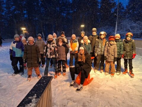 Meie tüdrukud käisid üheskoos talverõõme nautimas