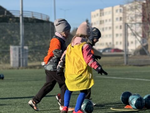 Jalgpallitrennid 2019/2020 sünniaastaga lastele Tabasalu staadionil
